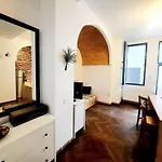 2 Bedroom Serviced Belle Vue By The Park