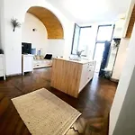 2 Bedroom Serviced Belle Vue By The Park Apartament Timişoara