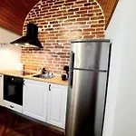 2 Bedroom Serviced Belle Vue By The Park Apartament Timişoara