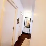 2 Bedroom Serviced Belle Vue By The Park Apartament Timişoara
