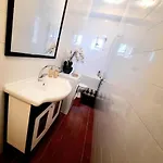 2 Bedroom Serviced Belle Vue By The Park Apartament Timişoara