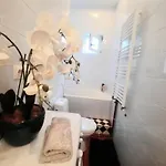 2 Bedroom Serviced Belle Vue By The Park *