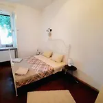 Apartament 2 Bedroom Serviced Belle Vue By The Park Timişoara