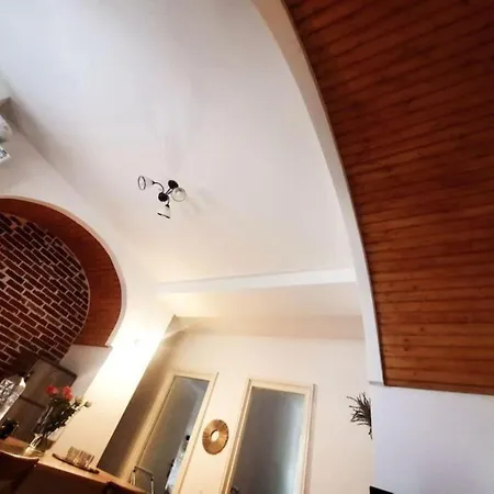 2 Bedroom Serviced Belle Vue By The Park Timişoara