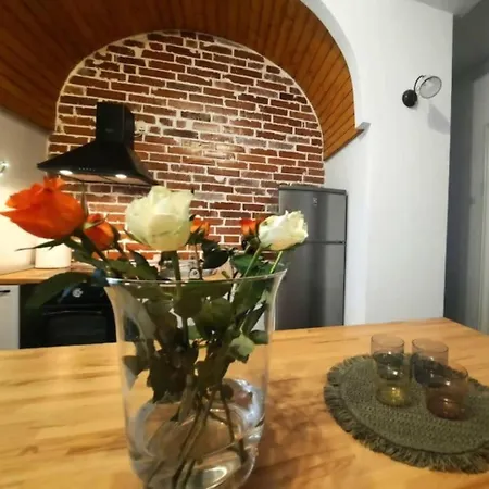 2 Bedroom Serviced Belle Vue By The Park Apartament *