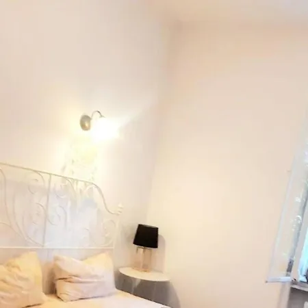 2 Bedroom Serviced Belle Vue By The Park Timişoara