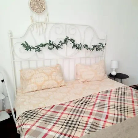 2 Bedroom Serviced Belle Vue By The Park