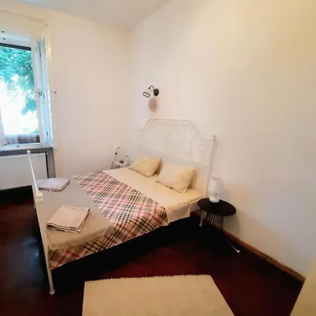 Apartment 2 Bedroom Serviced Belle Vue By The Park Timisoara