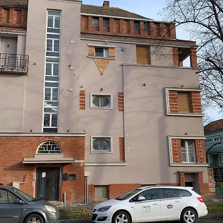 Apartament 2 Bedroom Serviced Belle Vue By The Park