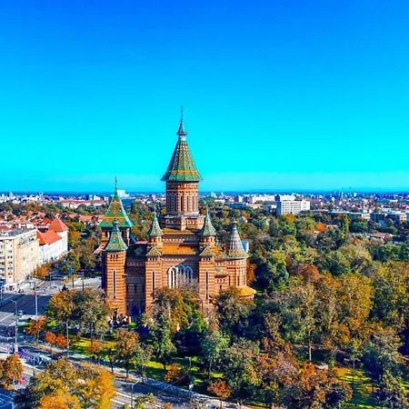 2 Bedroom Serviced Belle Vue By The Park Timişoara