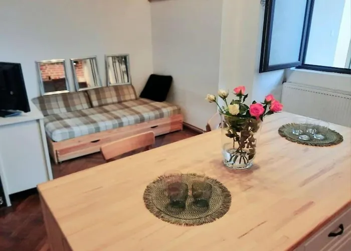 Apartment 2 Bedroom Serviced Belle Vue By The Park *