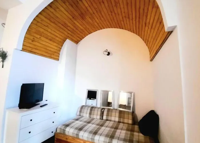 アパート 2 Bedroom Serviced Belle Vue By The Park ティミショアラ