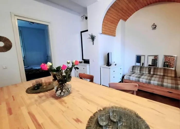 2 Bedroom Serviced Belle Vue By The Park アパート