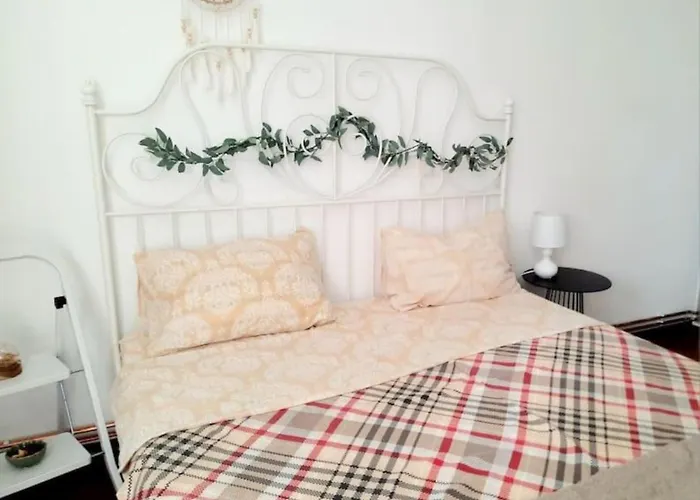 2 Bedroom Serviced Belle Vue By The Park