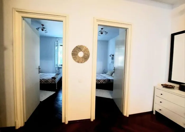 2 Bedroom Serviced Belle Vue By The Park アパート