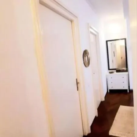 2 Bedroom Serviced Belle Vue By The Park