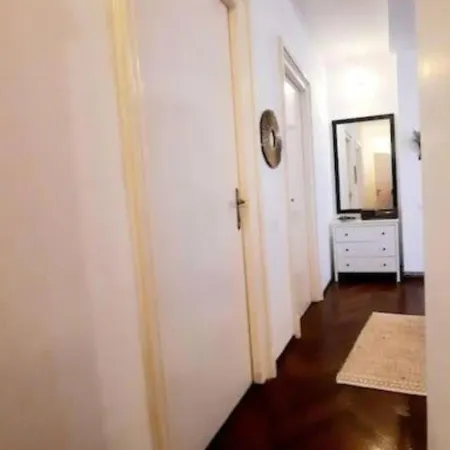 2 Bedroom Serviced Belle Vue By The Park Apartamento Timisoara