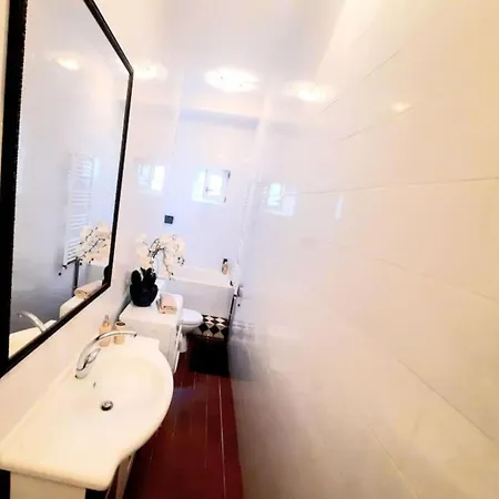 2 Bedroom Serviced Belle Vue By The Park Apartamento *