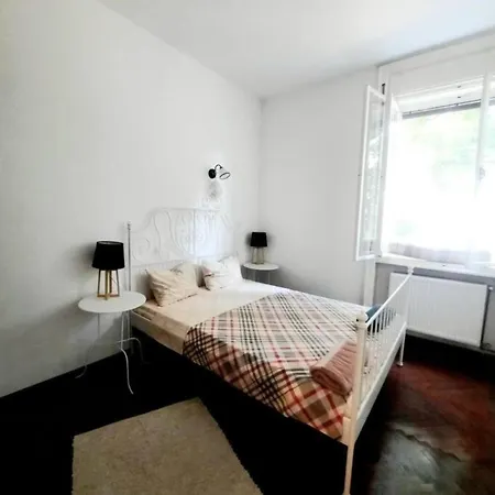 2 Bedroom Serviced Belle Vue By The Park Apartamento