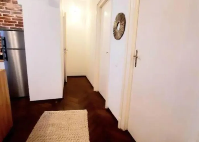 2 Bedroom Serviced Belle Vue By The Park *