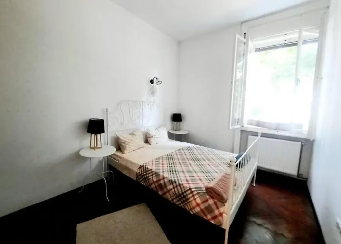 2 Bedroom Serviced Belle Vue By The Park Appartamento